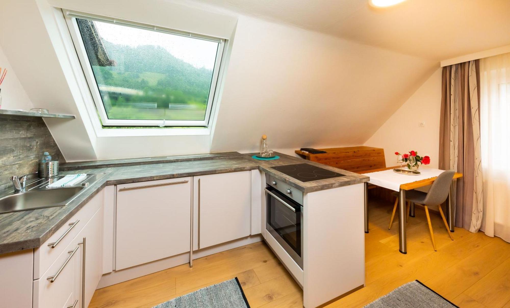 Apartmenthaus Pastner Am Teich Übelbach المظهر الخارجي الصورة