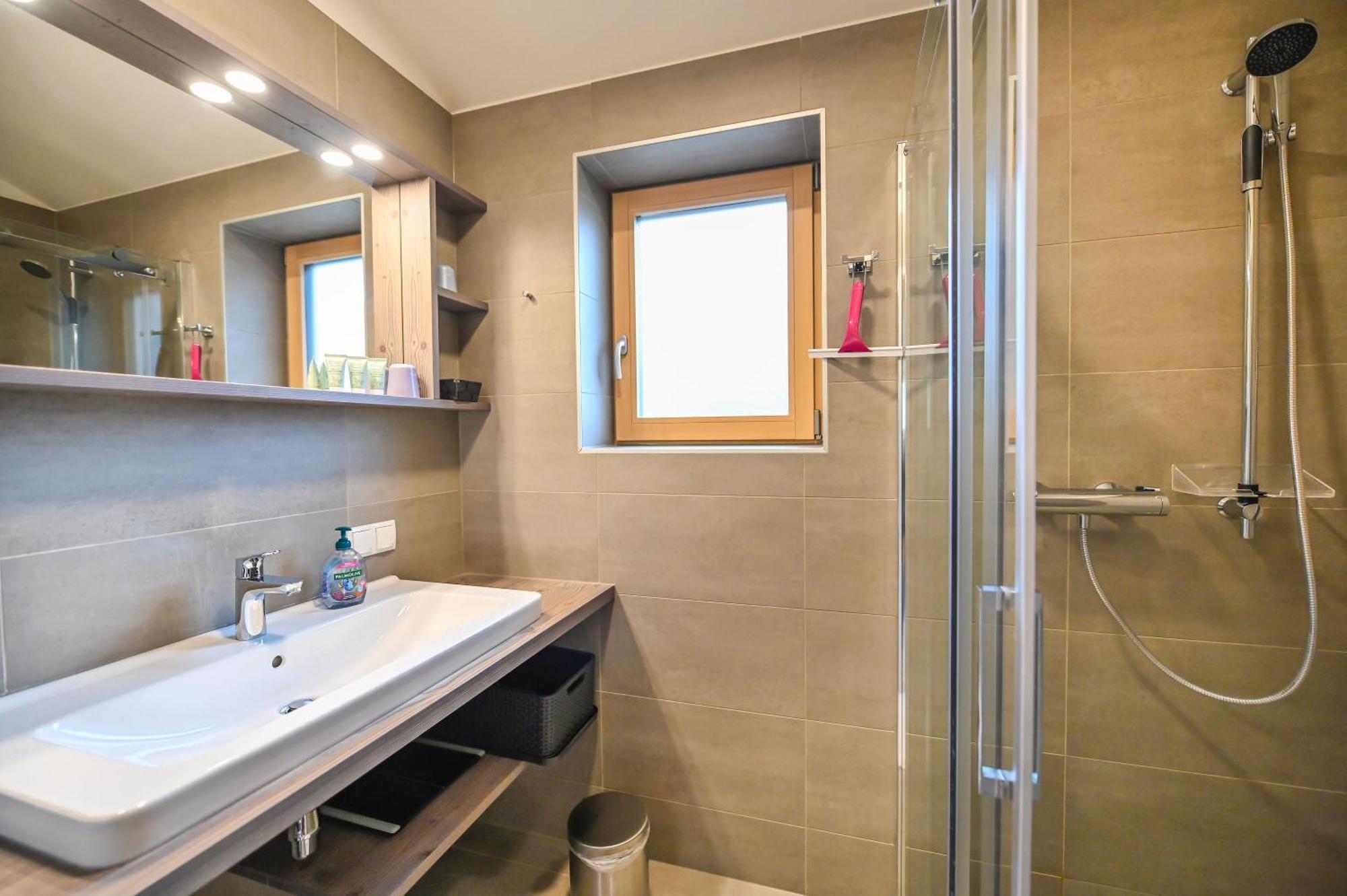 Apartmenthaus Pastner Am Teich Übelbach المظهر الخارجي الصورة